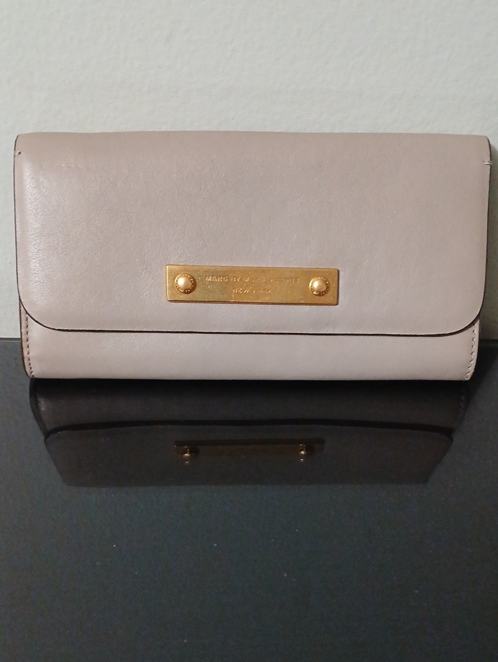 Marc Jacobs Gold-Plated Accent Beige Leather Clutch Wallet
